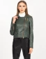Жіноча куртка із еко-шкіри темно-зеленого кольору-1