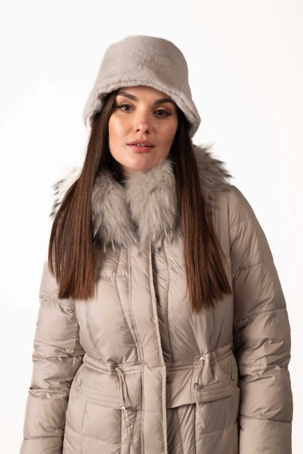 Жіноча зимова шапка з екохутра-1
