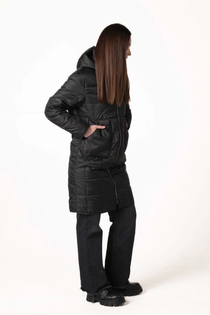 Жіноча демісезонна куртка з капюшоном чорна-7