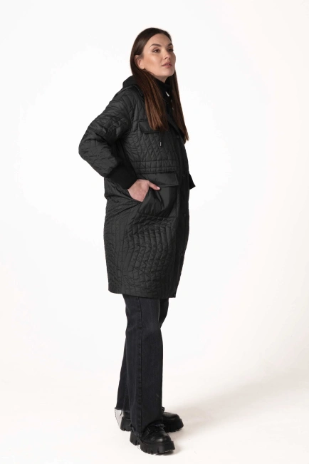 Жіноча демісезонна куртка на синтепоні чорна-7