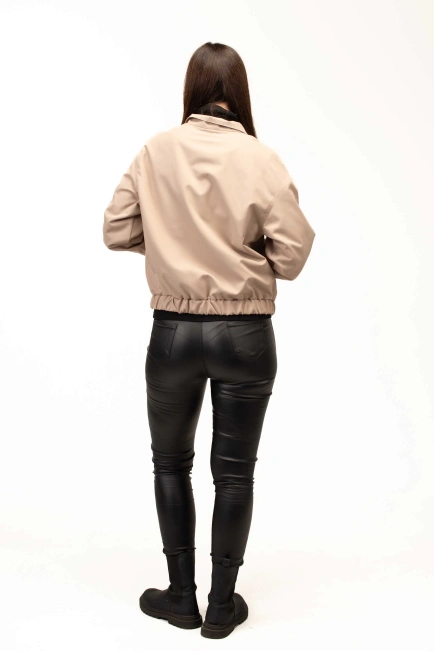 Жіноча легка куртка-бомбер бежева-2