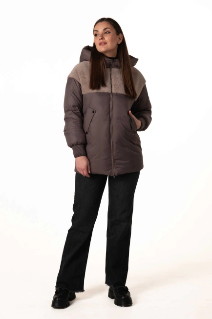 Біопуховик з екохутром коричневого кольору-10