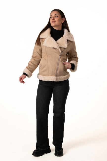 Жіноча екодублянка-косуха бежевого кольору-3