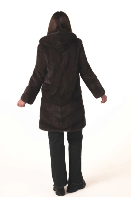 Норкова шуба кольору темний капучіно-2