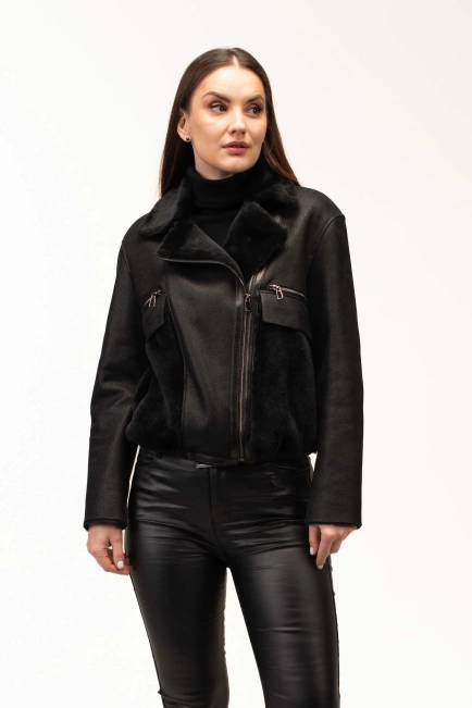 Женская черная дубленка-бомбер-1