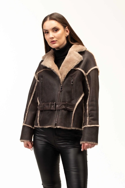 Женская коричневая дубленка с бежевым мехом-1