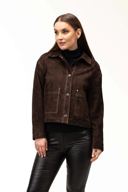 Женская коричневая замшевая куртка на кнопках-4
