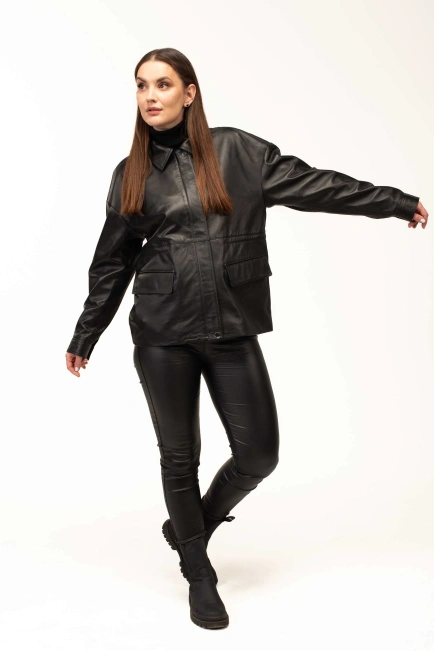 Женская чёрная кожаная куртка-тренч-6
