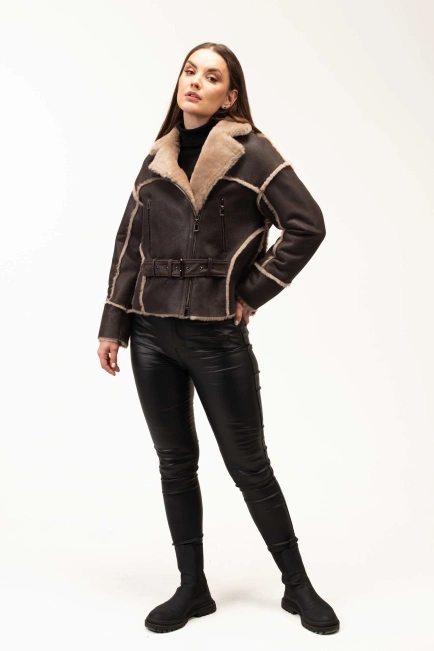 Женская коричневая дубленка с бежевым мехом-10