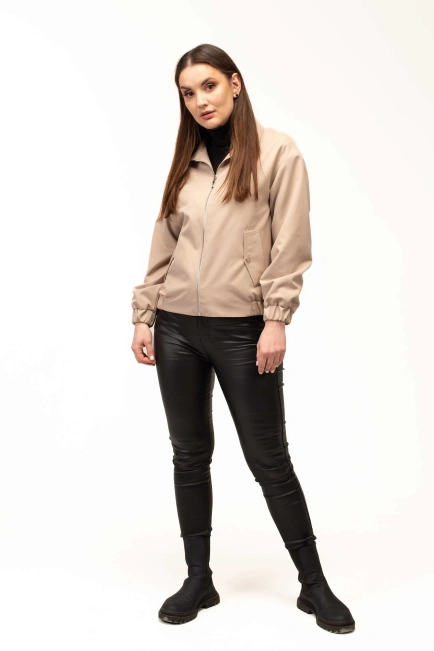 Жіноча легка куртка-бомбер бежева-8