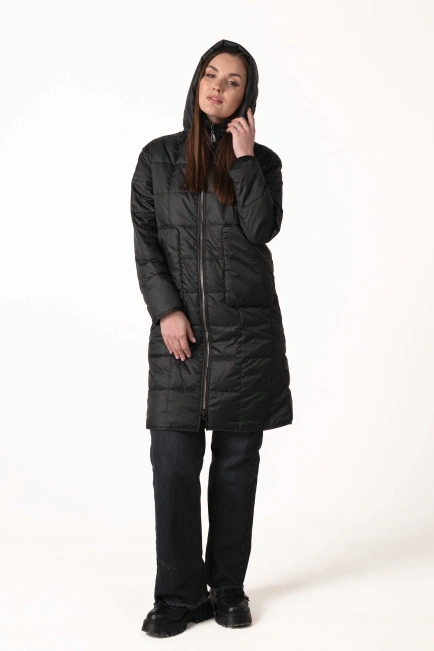 Жіноча демісезонна куртка з капюшоном чорна-8