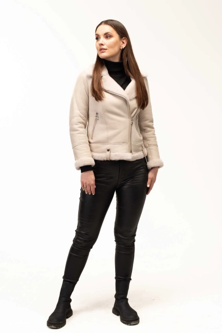 Жіноча біла дублянка з комірцем з овчини-10