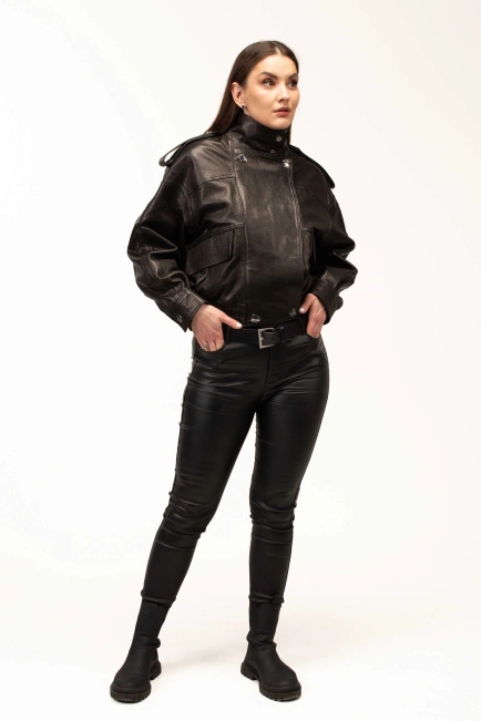 Кожаная куртка-бомбер с двойным воротником-8