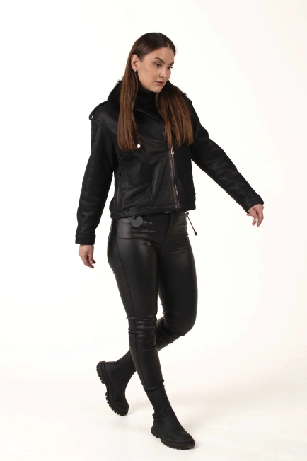 Женская черная дубленка с воротником из тосканы-7