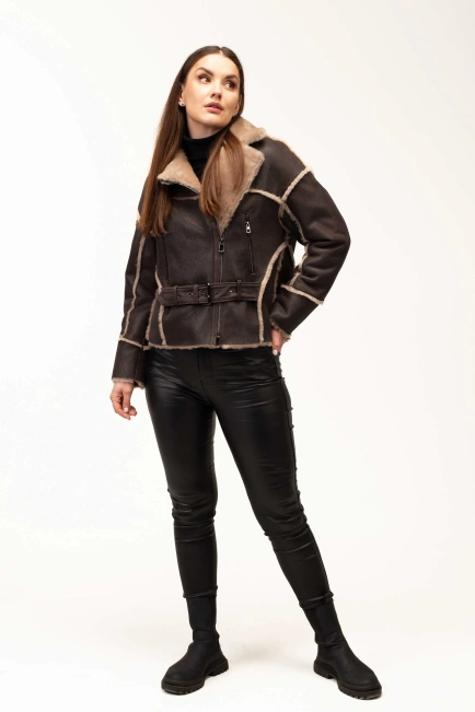 Женская коричневая дубленка с бежевым мехом-8