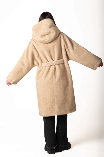 Шуба з екохутра бежева з втяжним поясом-2