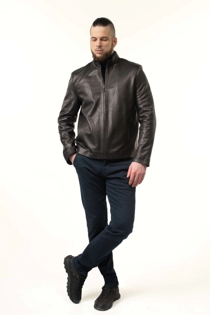 Чорна шкіряна куртка з блискавками-8