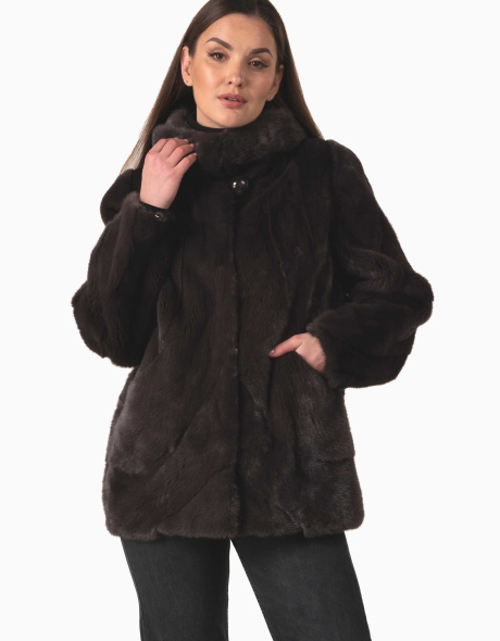 Жіноча норкова шуба коричневого кольору зима