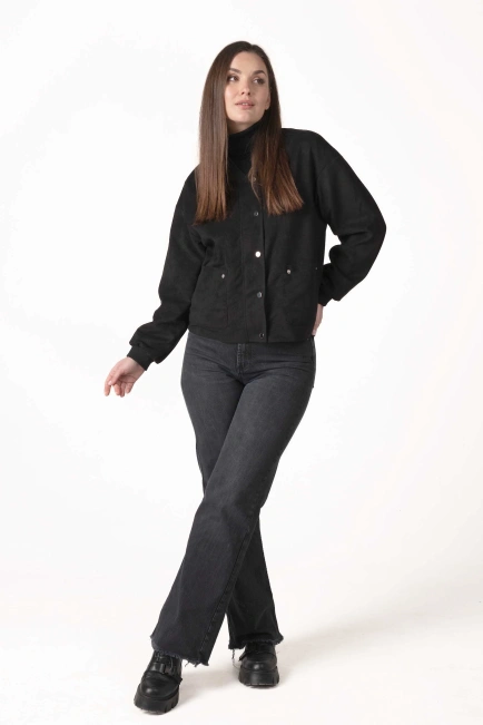 Жіноча куртка зі штучної замші чорна-8