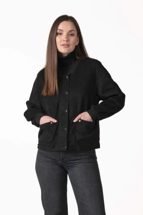 Жіноча куртка зі штучної замші чорна