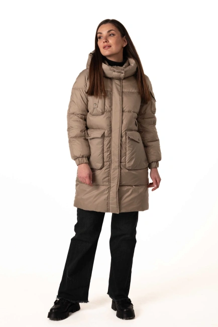 Бежевий біопуховик з декором на рукавчику-3