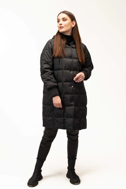 Демисезонная чёрная куртка с капюшоном-4