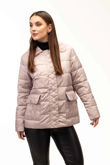 Легка демісезонна куртка з накладними кишенями-4