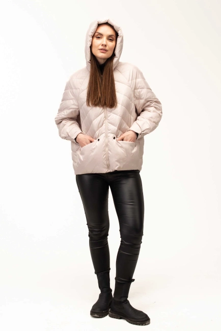 Демисезонная куртка с капюшоном и карманами-3