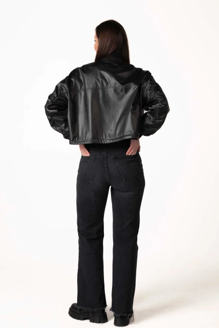 Жіноча куртка-бомбер з екошкіри чорна-2