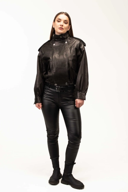 Кожаная куртка-бомбер с двойным воротником-6