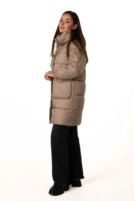 Бежевий біопуховик з декором на рукавчику-5