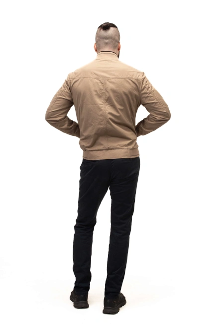 Мужская лёгкая куртка бежевый бомбер-2