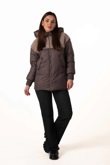 Біопуховик з екохутром коричневого кольору-3