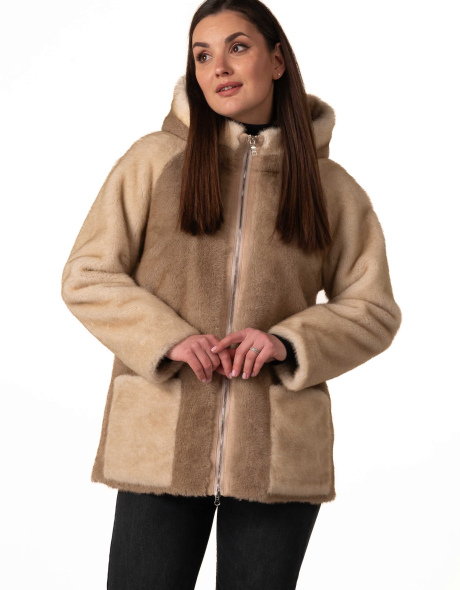 Шуба из экомеха в бежевых оттенках