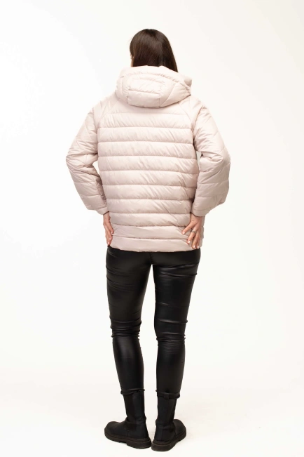 Демисезонная куртка с капюшоном и карманами-2