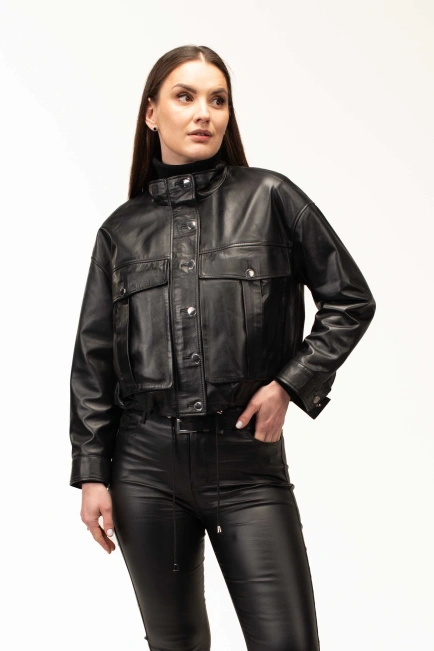 Женская кожаная куртка с большими карманами-1