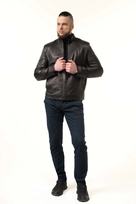 Чорна шкіряна куртка з блискавками-10