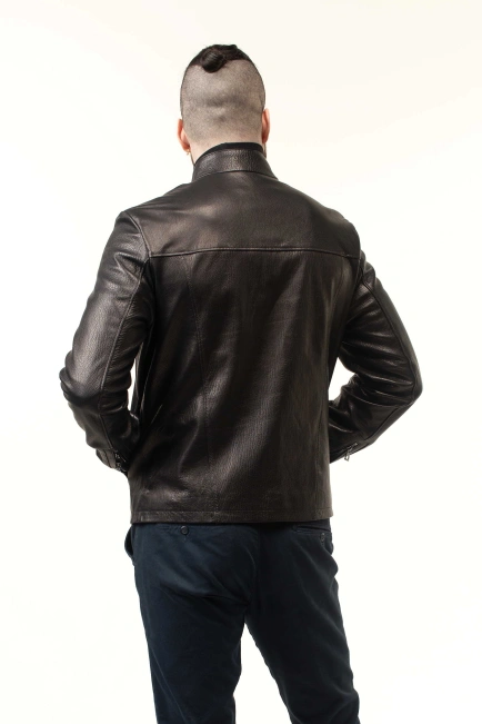 Чорна шкіряна куртка з блискавками-6