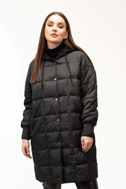 Демисезонная чёрная куртка с капюшоном-1