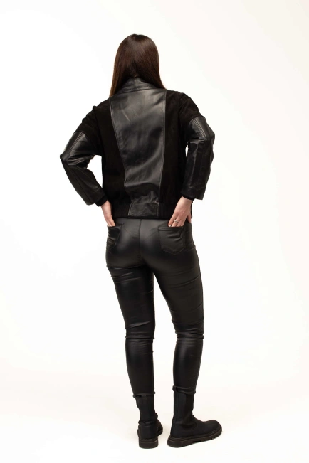 Жіноча чорна шкіряна куртка з замшею-2