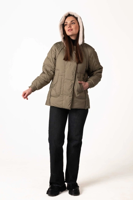 Біопуховик зеленого кольору з екохутром-10