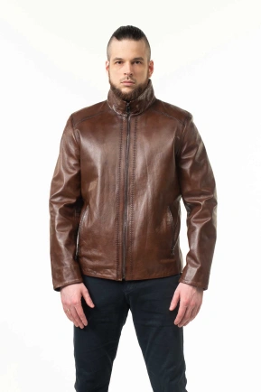 Шкіряна куртка у коричневому відтінку зі швами
