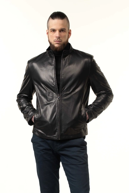 Чорна шкірянка з блискавками на манжетах-4