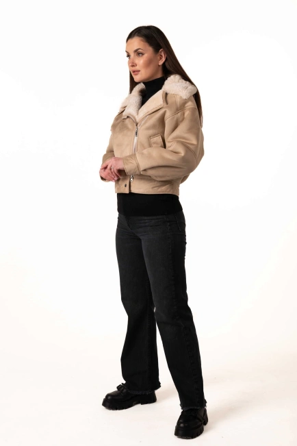 Жіноча екодублянка-бомбер бежевого кольору-5