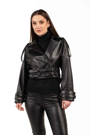 Чёрная кожаная куртка с двумя ремнями