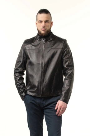 Чоловіча шкіряна куртка з кнопками на манжетах