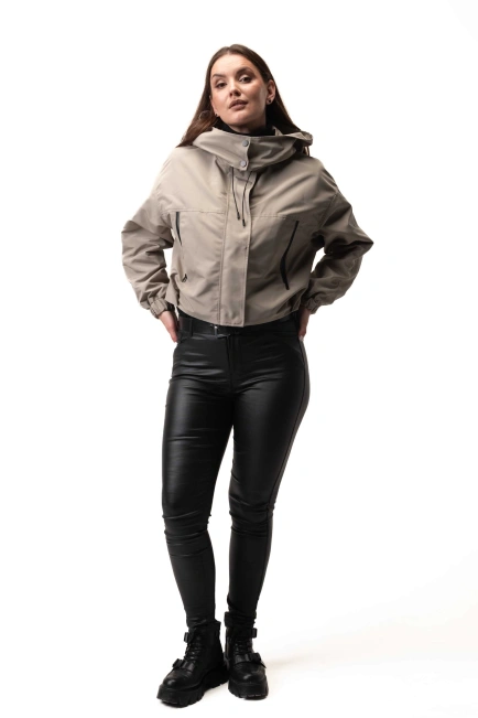 Легка жіноча вітровка в кольорі олива-3