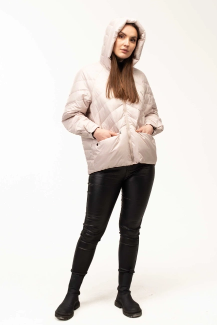 Демисезонная куртка с капюшоном и карманами-8