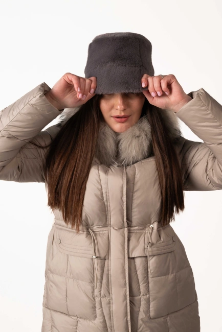 Жіноча зимова шапка з екохутра-11