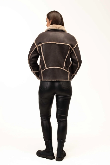 Женская коричневая дубленка с бежевым мехом-2